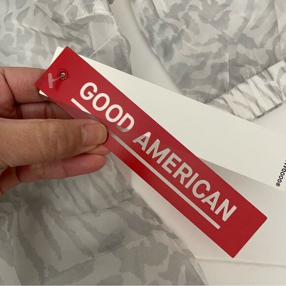 GOOD AMERICAN
Icy Leopard Print Lightweight Windbreaker Jacket size 2 medium NWT - Picture 7 of 10